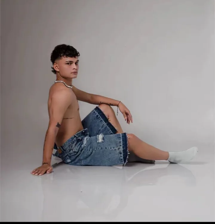 Trunk_rodriguez offline XXX-chat