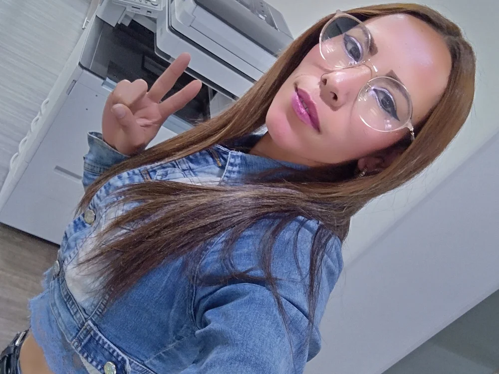kati1234's Offline Chat Room