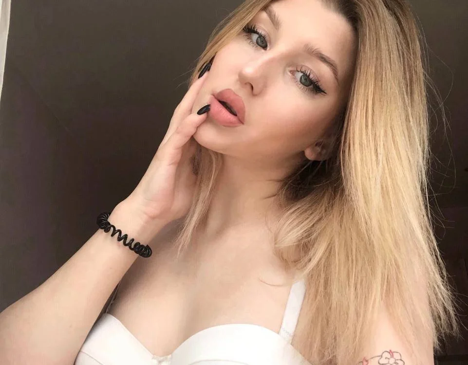 Emma_177's Offline Chat Room