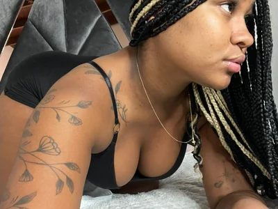 Milan_ebony - Stripchat Teen Lovense Best Girl 