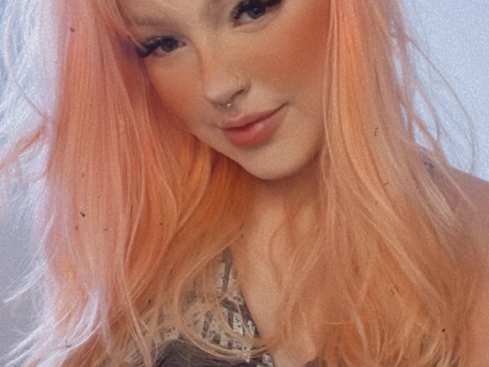 newanaaa's Offline Chat Room