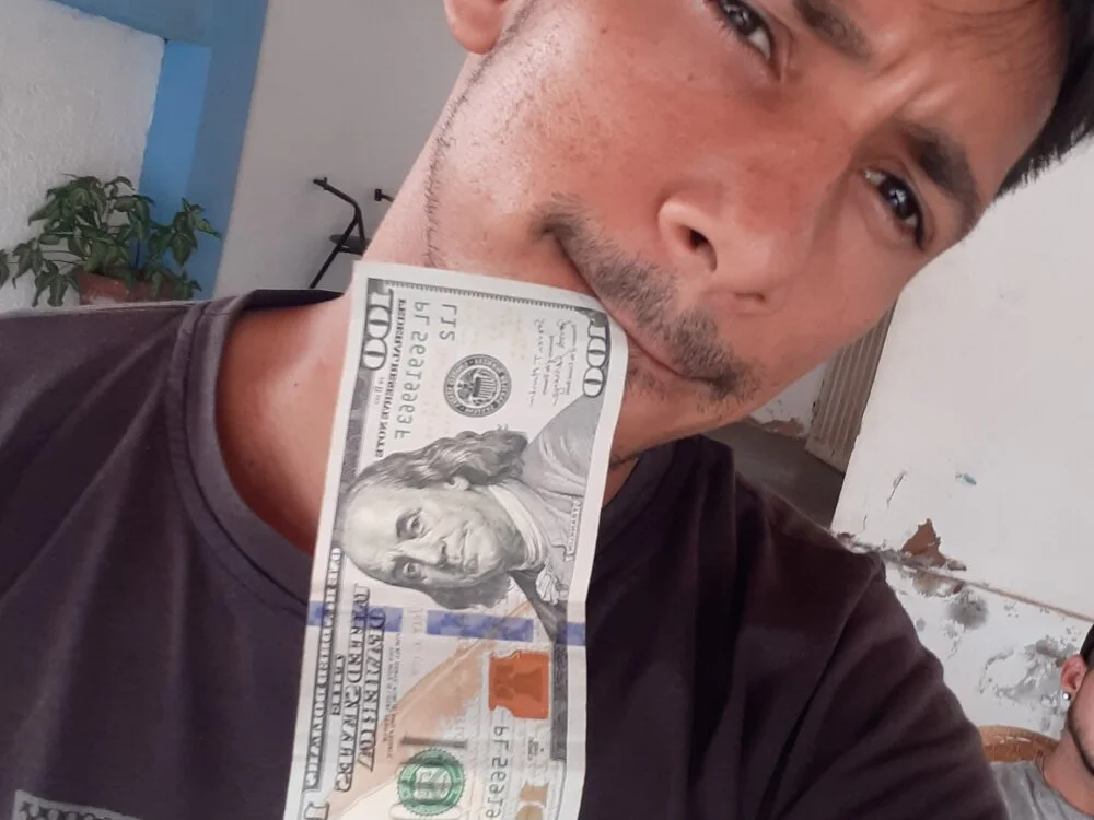 littleKingfiren Offline XXX chat