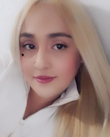 Apple_blonde's Offline Chat Room