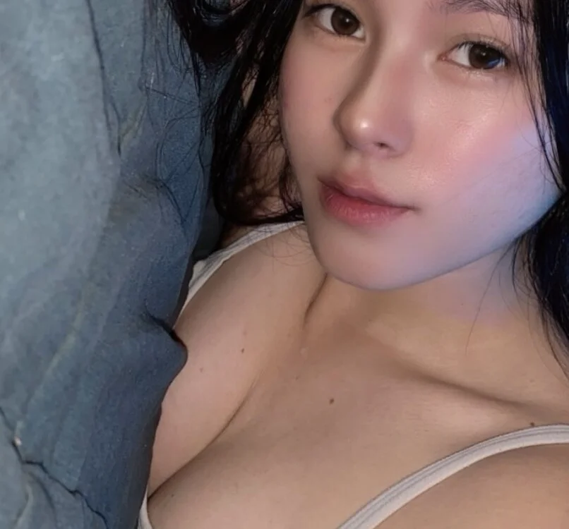 Urasian_ladybug's Offline XXX Chat