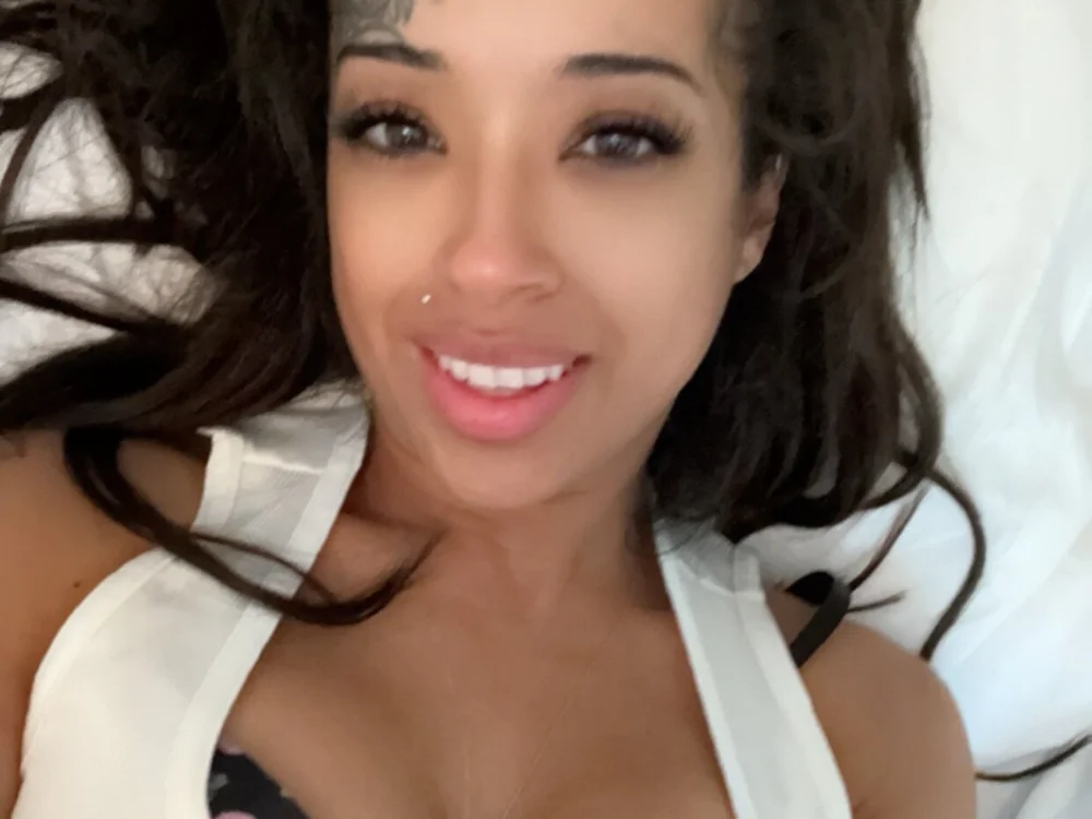 LexieLust's Offline Chat Room