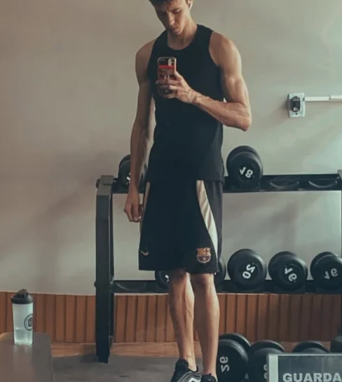 erikjf789 Obrolan XXX Offline