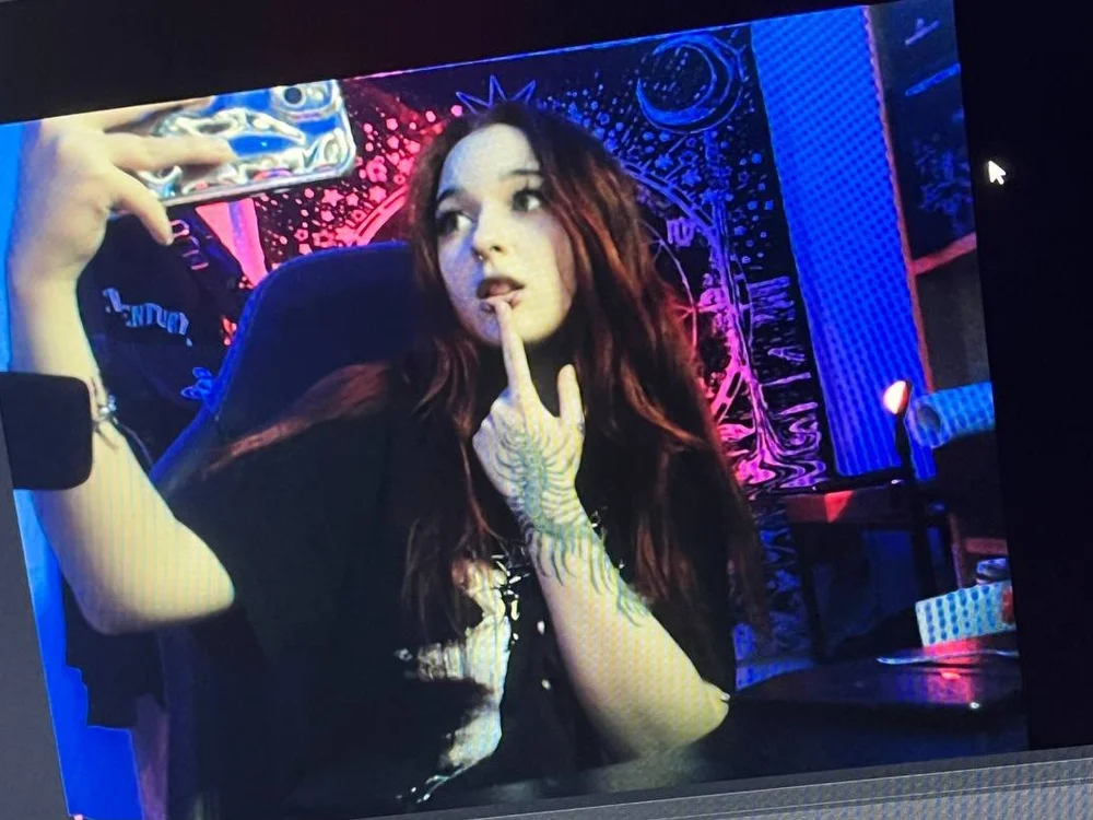 NoraVolgyar's Offline XXX Chat