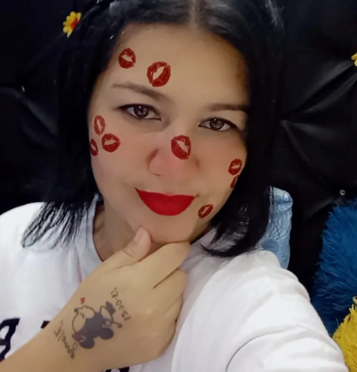 Penelope28's Offline Chat Room