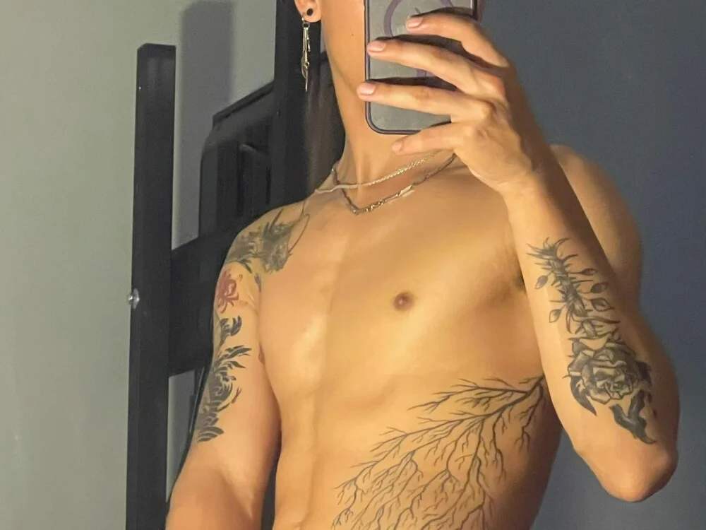 Aiden_Rivers_ অফলাইন XXX চ্যাট