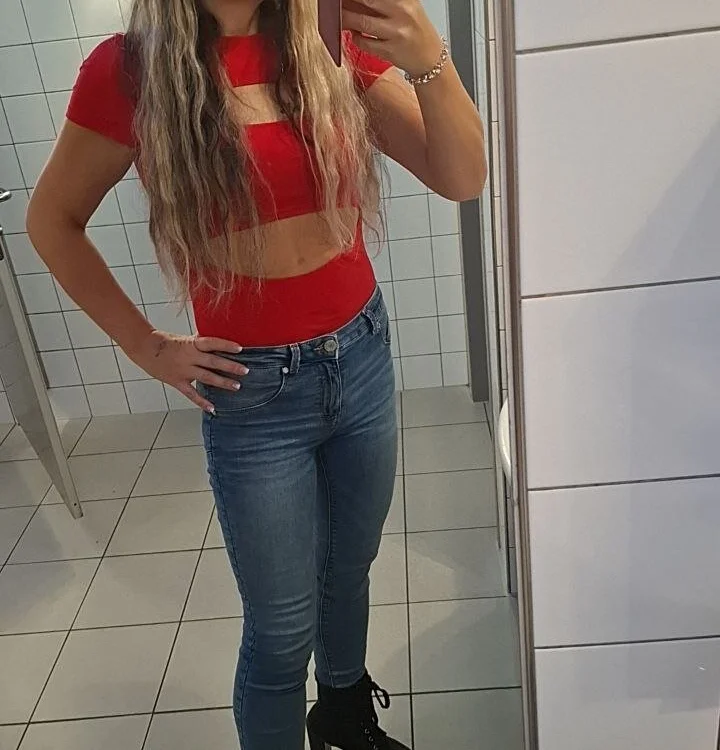 1Cassandra1 offline XXX-chat