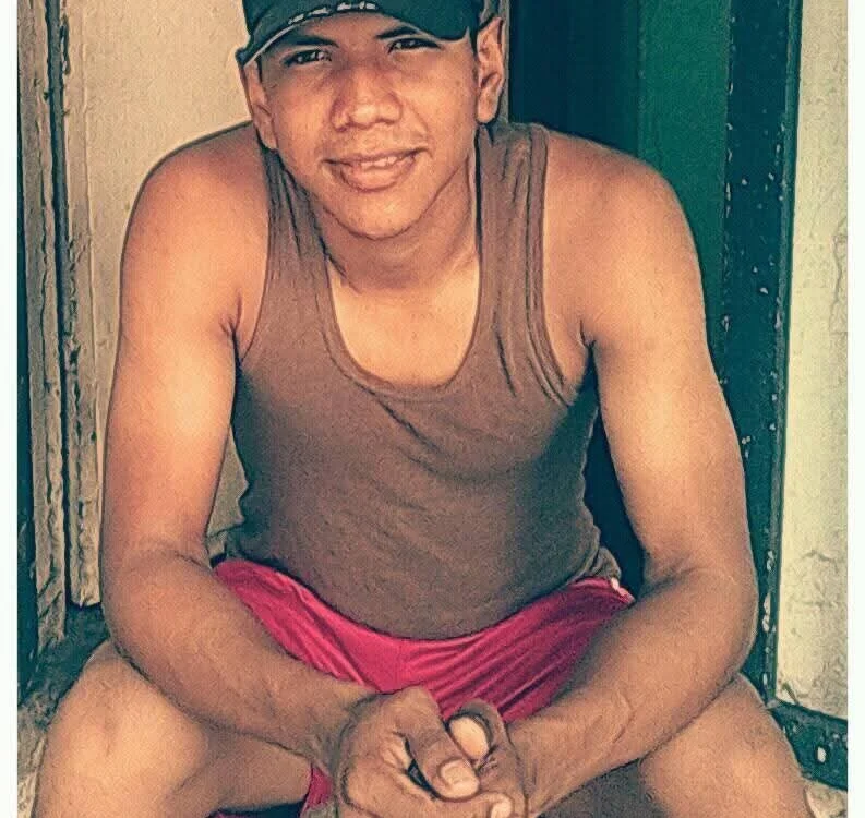 Emiliano_sixboy's Offline XXX Chat