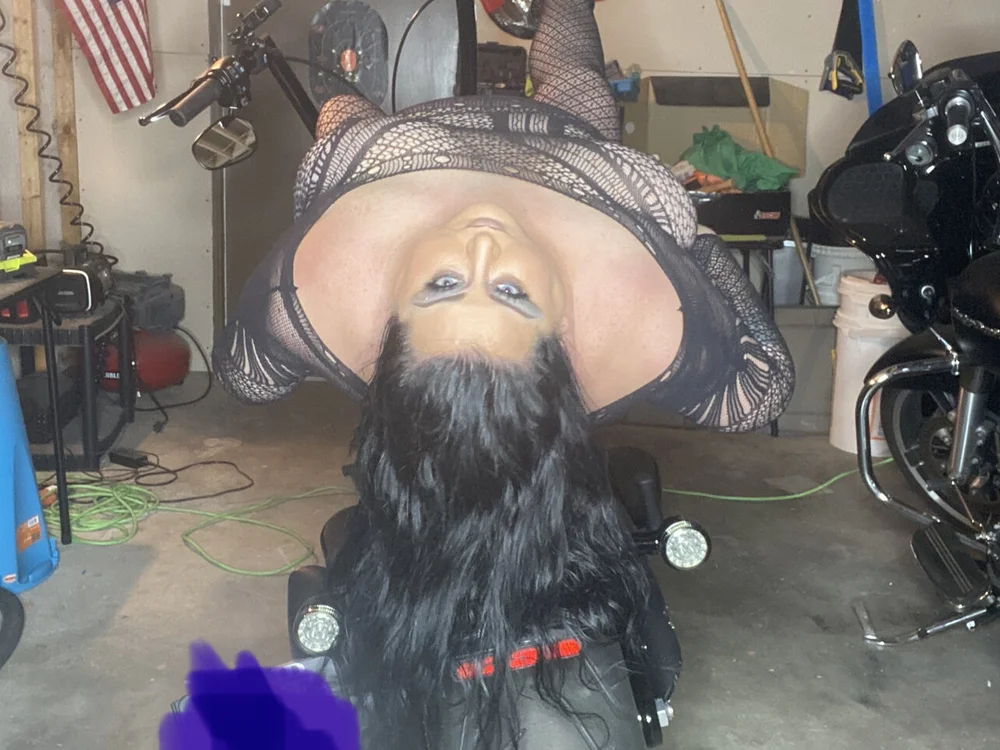 badbikerbeezy69's Offline XXX Chat