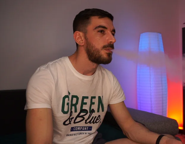 premium_alpha's Offline Chat Room