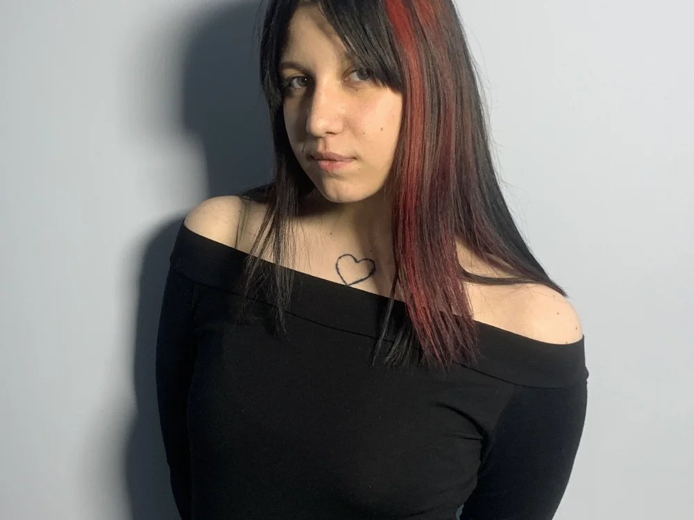 AlicePale's Offline XXX Chat