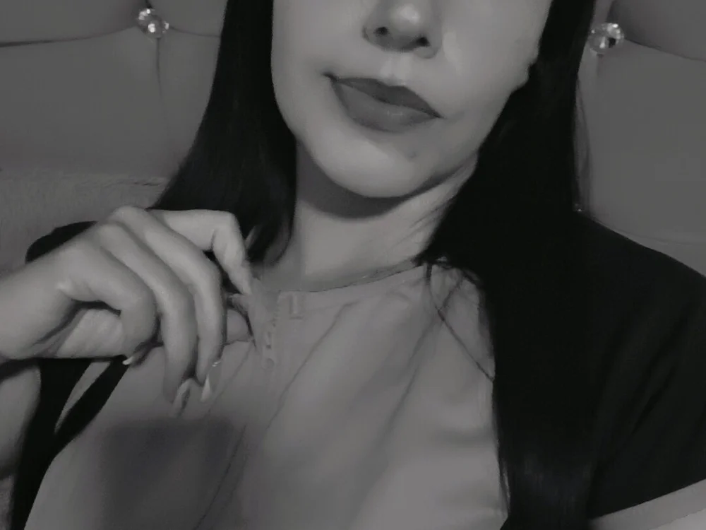 laura__cherry's Offline Chat Room