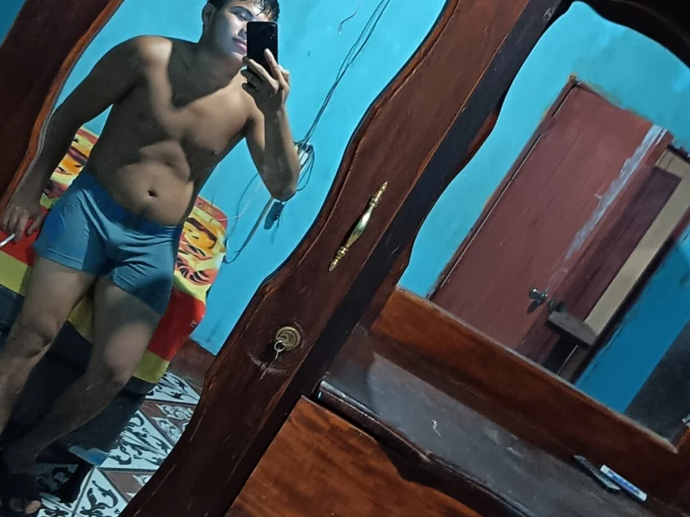 cristoferCardona Chat XXX Ngoại tuyến