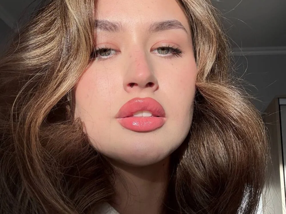 KiraBodrick Obrolan XXX Offline