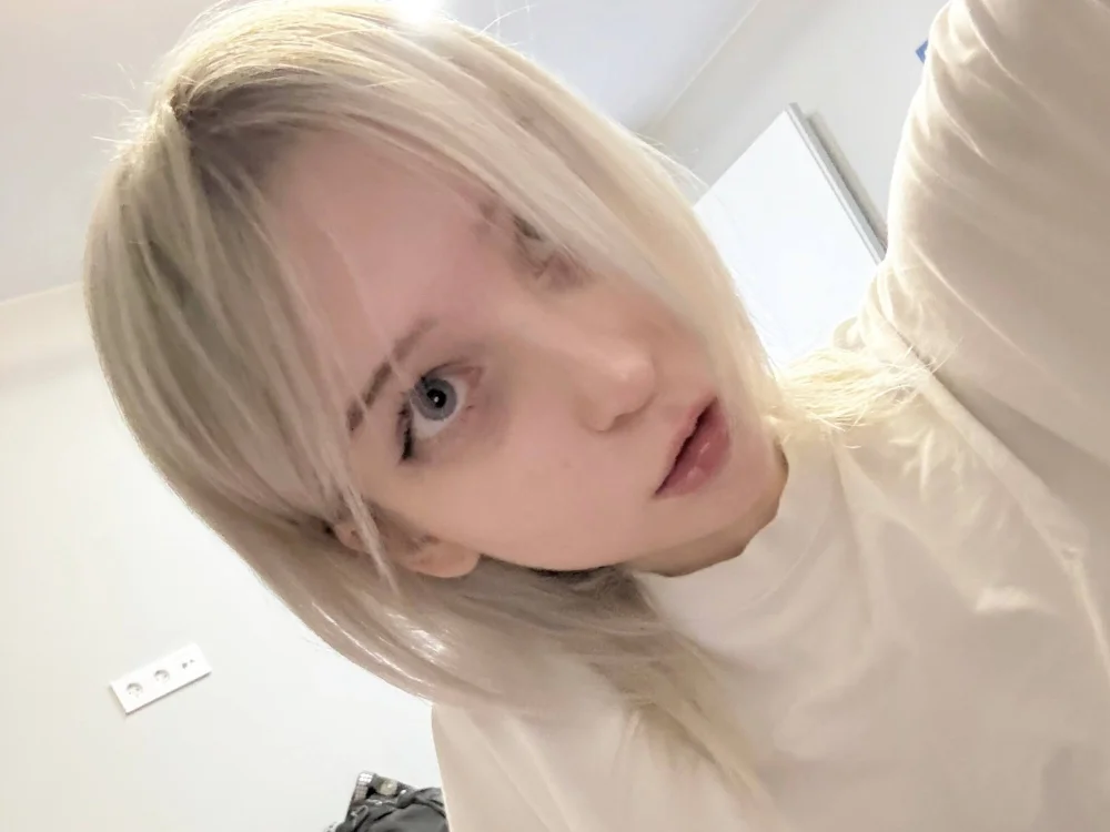 meganami's Offline Chat Room