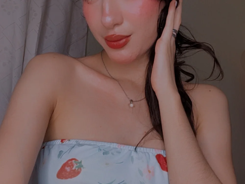 Emily-hottson offline XXX-chat
