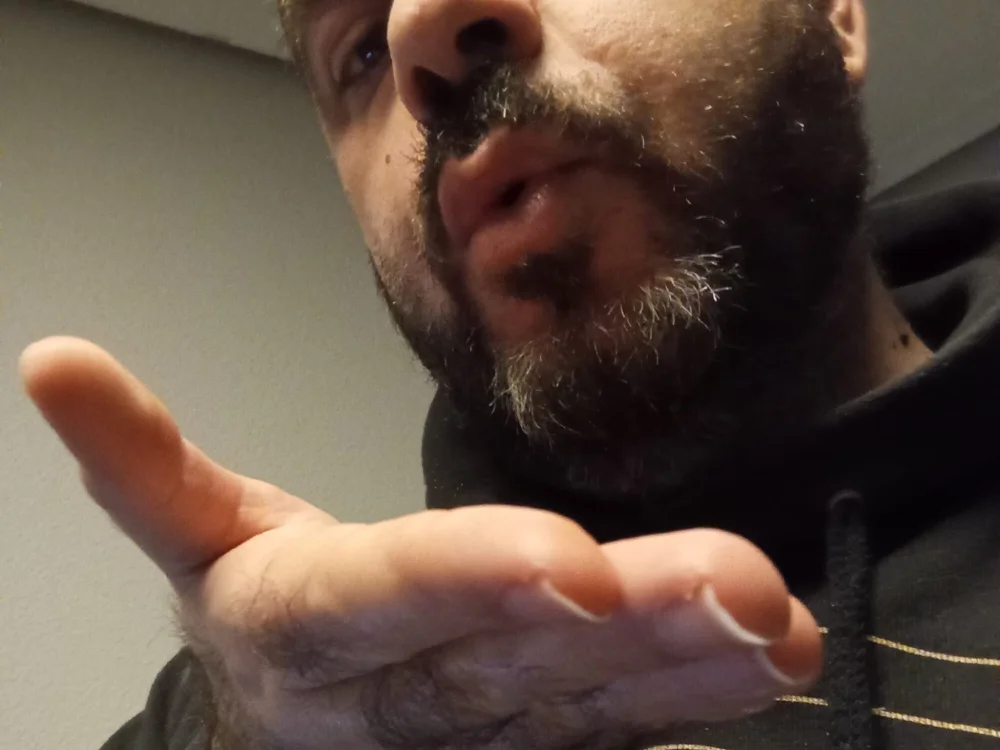 DickTracy__86's Offline Chat Room