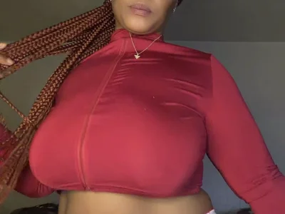 Realwetpussy on StripChat