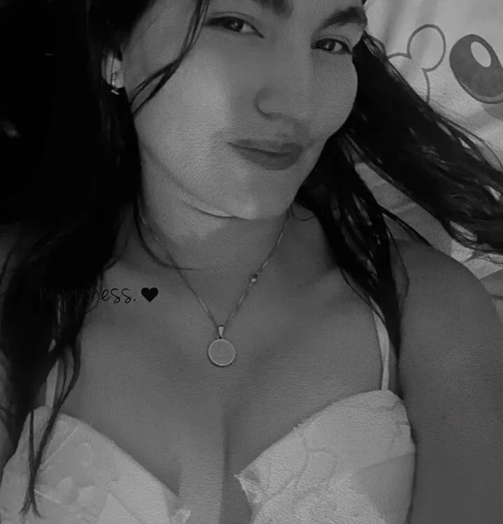 LUCI___'s Offline XXX Chat