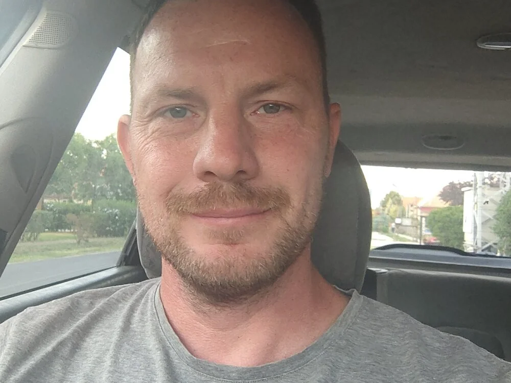 Treport84: συνομιλία ΧΧΧ εκτός σύνδεσης