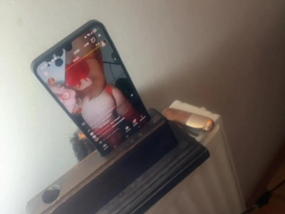 SeksiMilf34 cam model