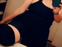 Mistress_RazzXX's Offline Chat Room