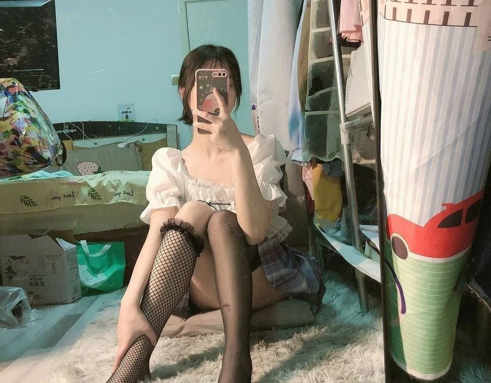 zqyaini's Offline XXX Chat