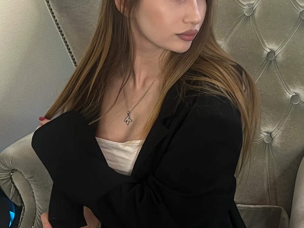 Liana_Davis Offline XXX Chat