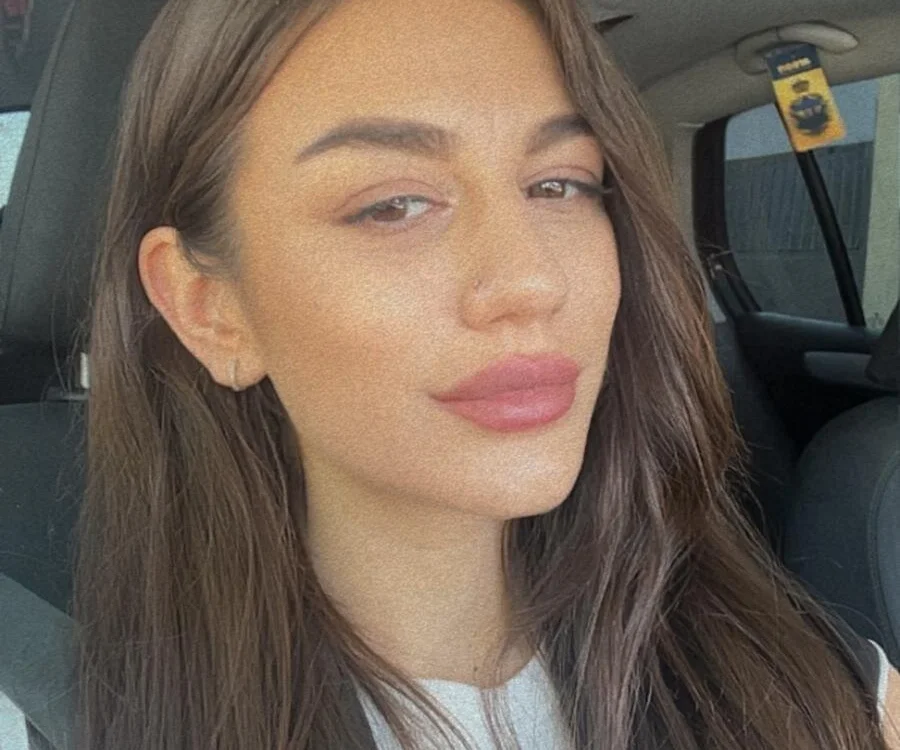 EmilyXCarter's Offline Chat Room