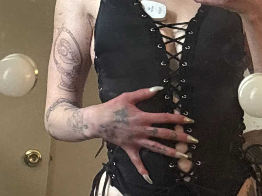 ambvlantMia offline XXX-chat