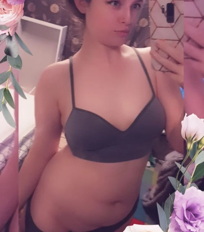 ivy-moonn's Offline XXX Chat