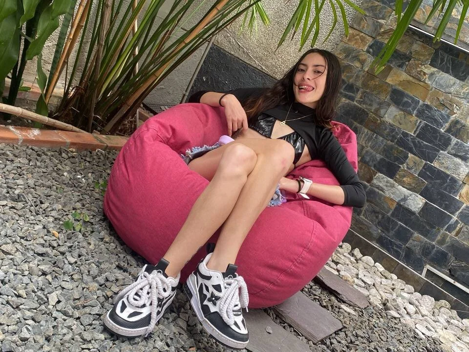 LIZEY_LYNCH Adlı Modelin Çevrimdışı XXX Sohbeti