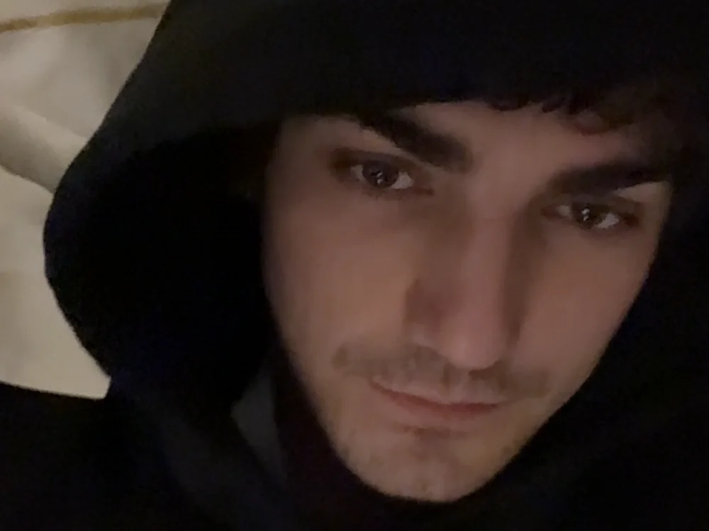 Yunghoetz333 Offline XXX Chat