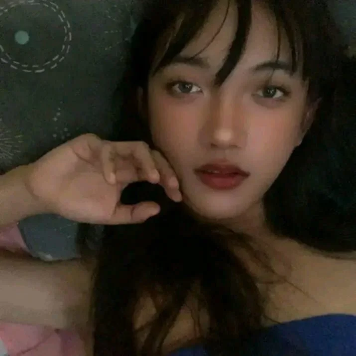 chinita_hugecock Obrolan XXX Offline