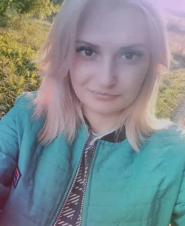 Barbie2408's Offline Chat Room