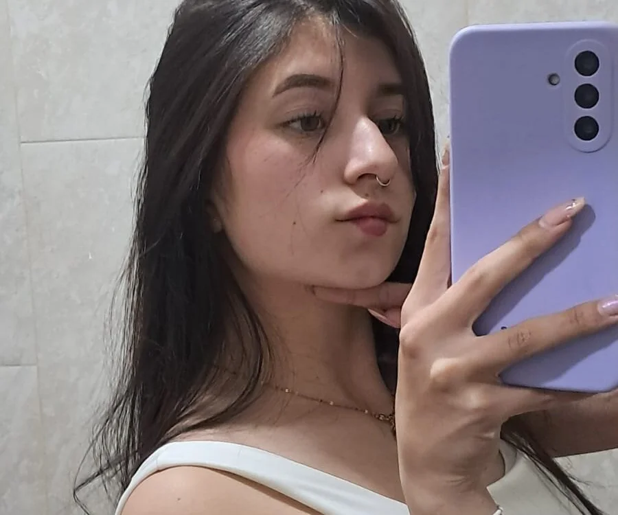 mia_jhonnes Offline XXX-chat