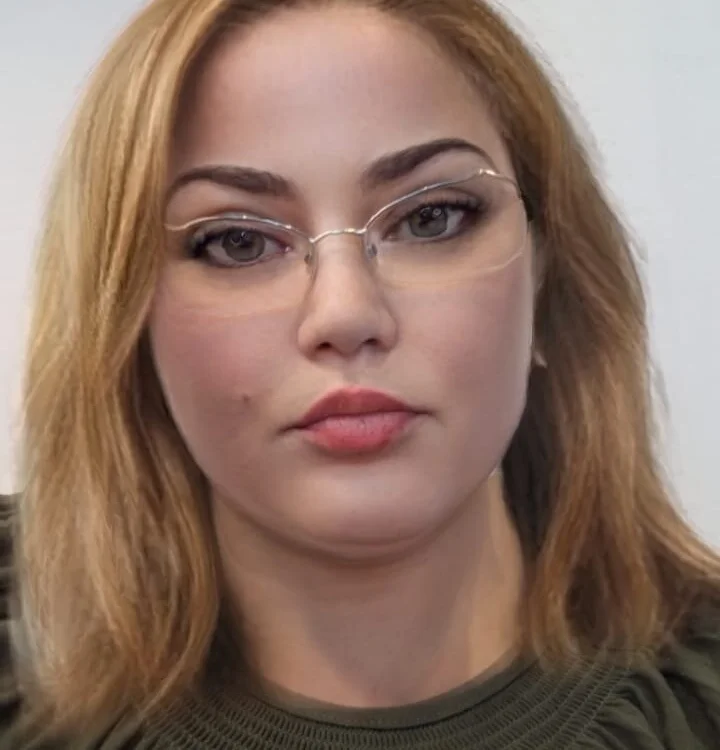 nikoleadina's Offline Chat Room