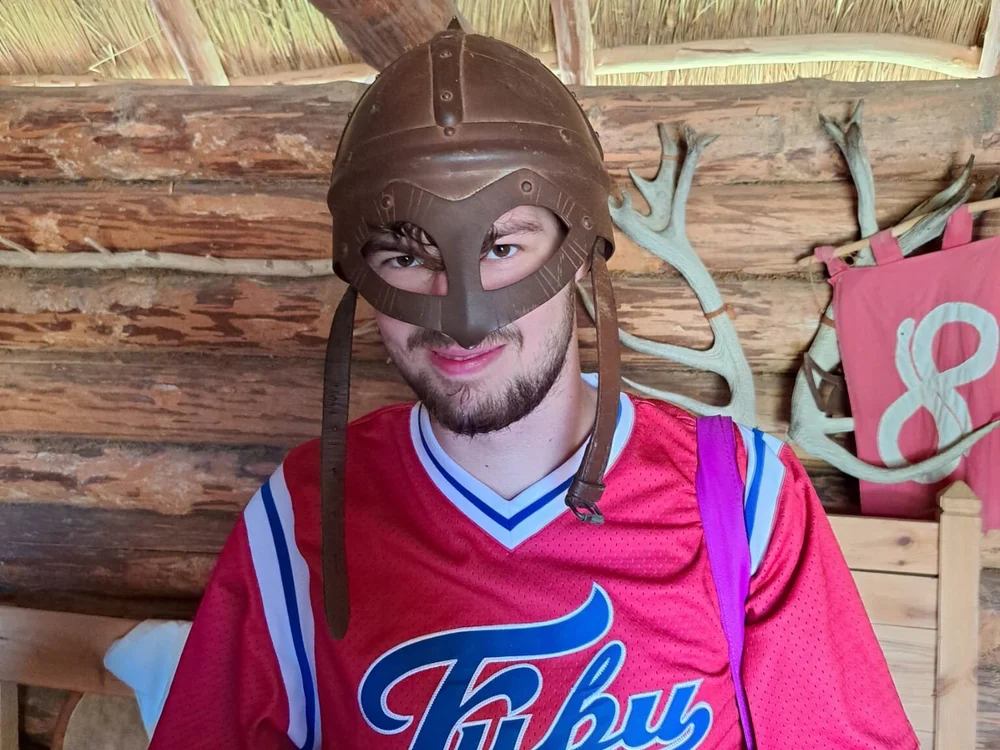 Nicki18877's Offline Chat Room