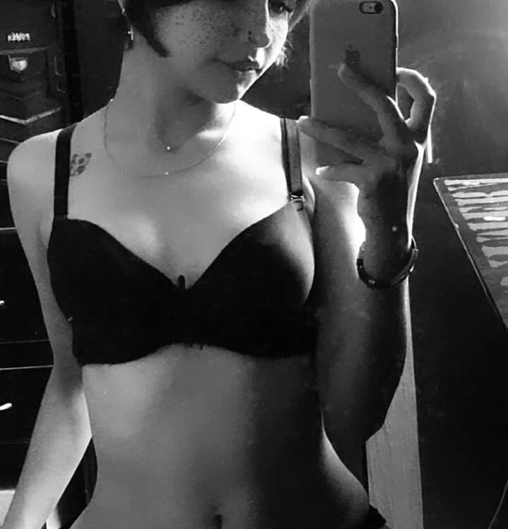 Melanie_robbins offline chatrum