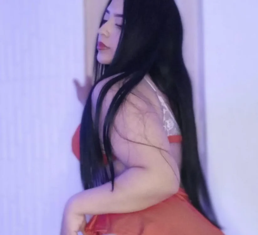 adara_cute_69 離線 XXX 聊天