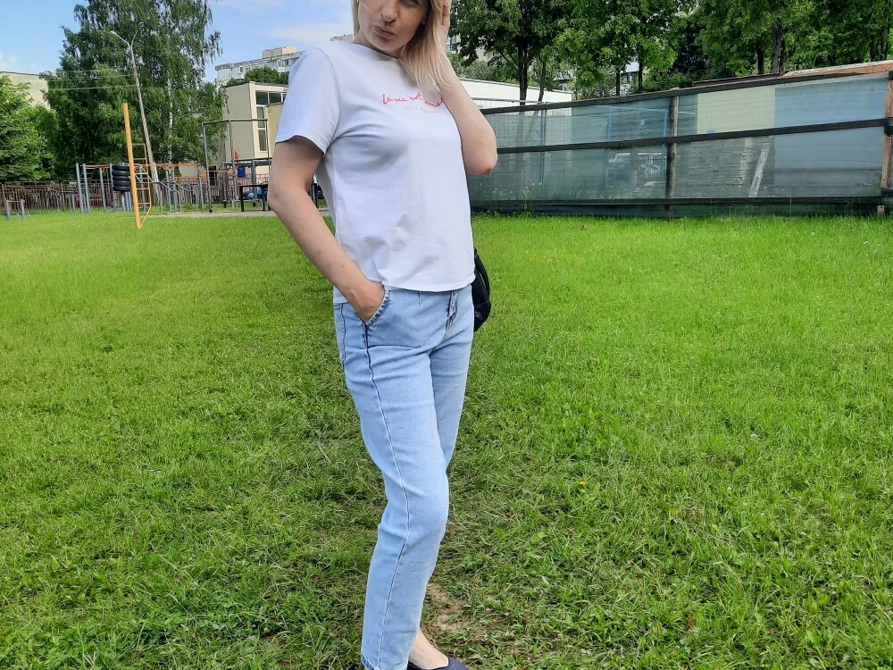 Alice_Shiny_'s Offline XXX Chat