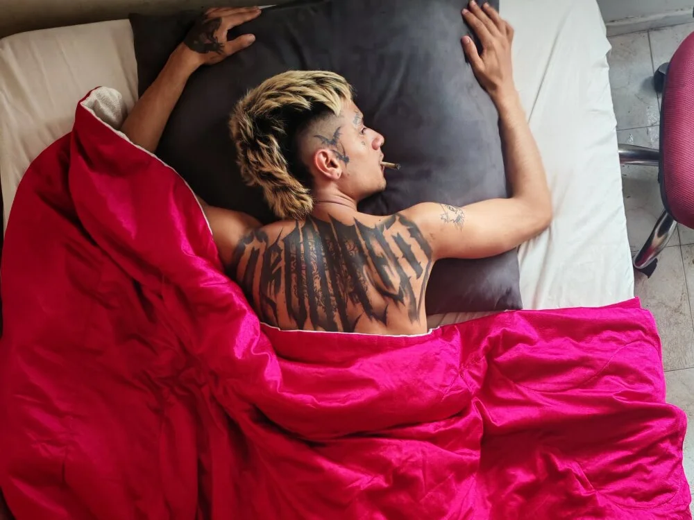 BADFUCKPUSSYHARDCORE 離線 XXX 聊天