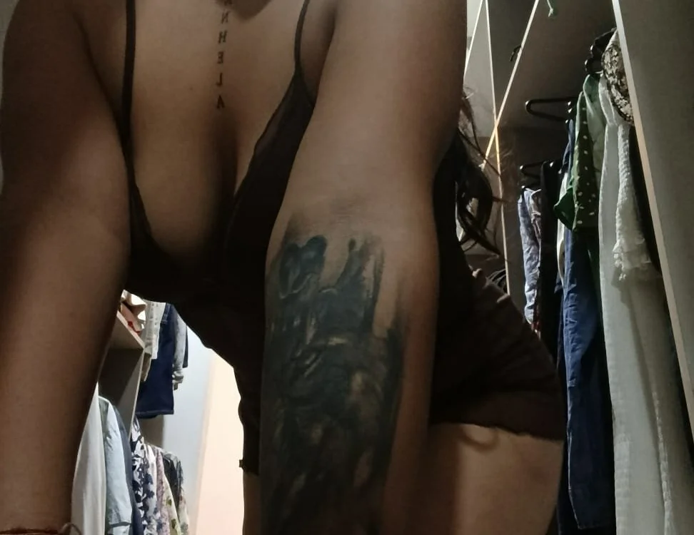 LaraJean2196's Offline XXX Chat