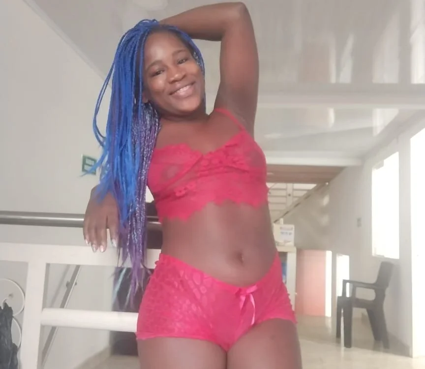 Giraly-27's Offline XXX Chat