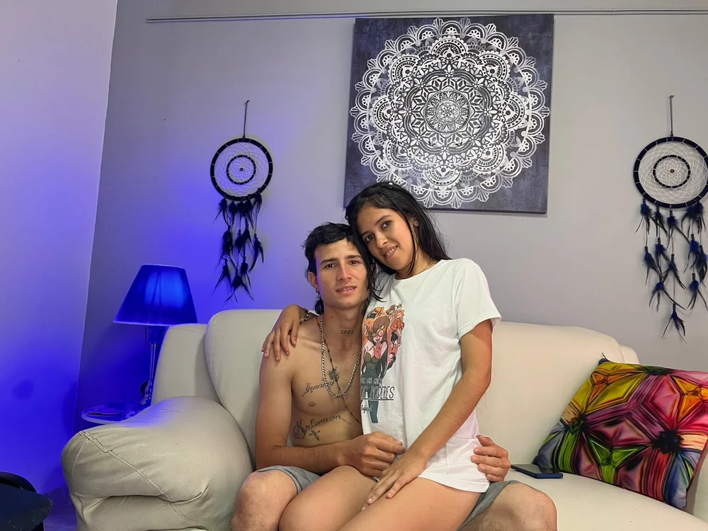 AmandaAndkevinhot's Offline XXX Chat