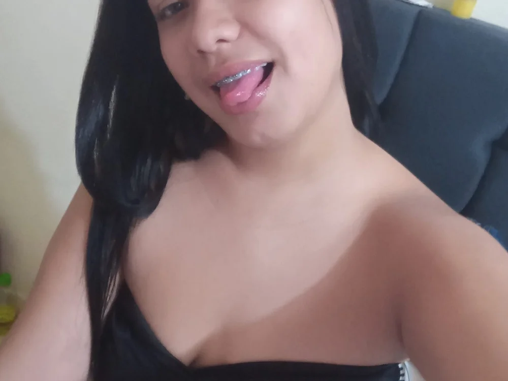 maroly_22k's Offline Chat Room