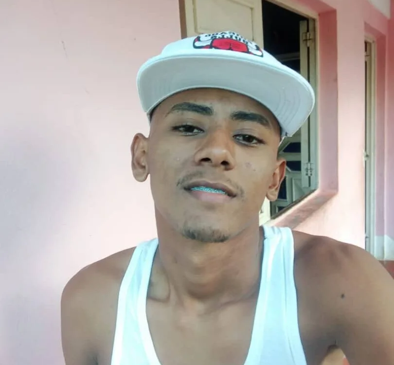 18thanyelo – Offline XXX chat